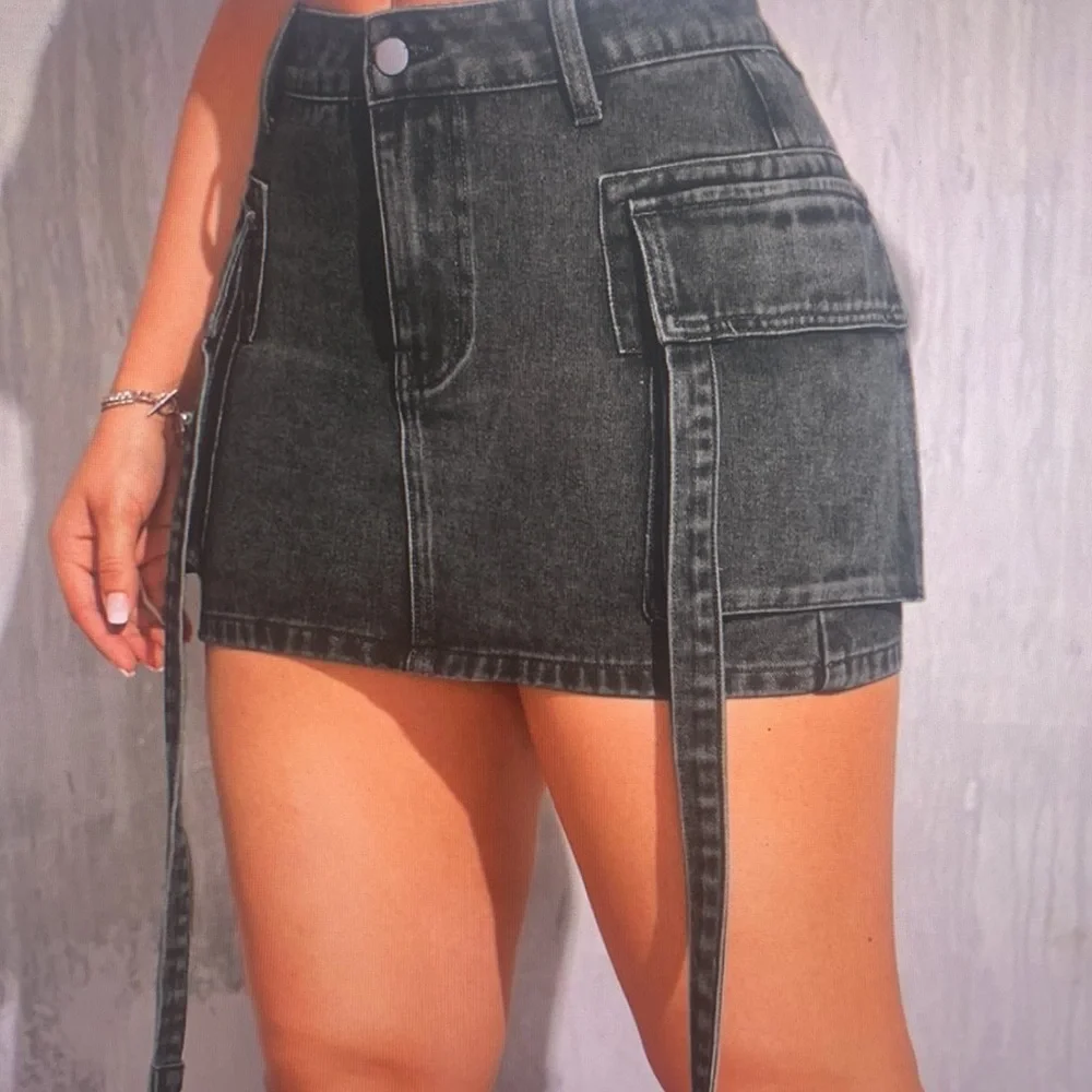 Stylish Black Denim Mini Skirt - Picture 3 of 3